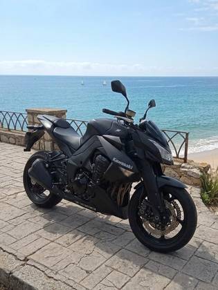 KAWASAKI Z1000 KAWASAKI Z1000
